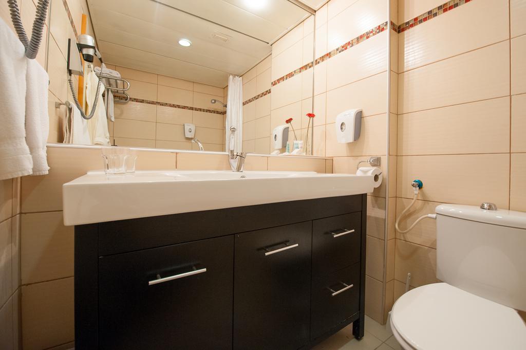 Apropo Hotel Ramat Gan Bagian luar foto