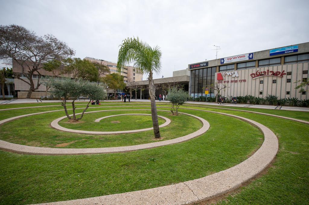 Apropo Hotel Ramat Gan Bagian luar foto